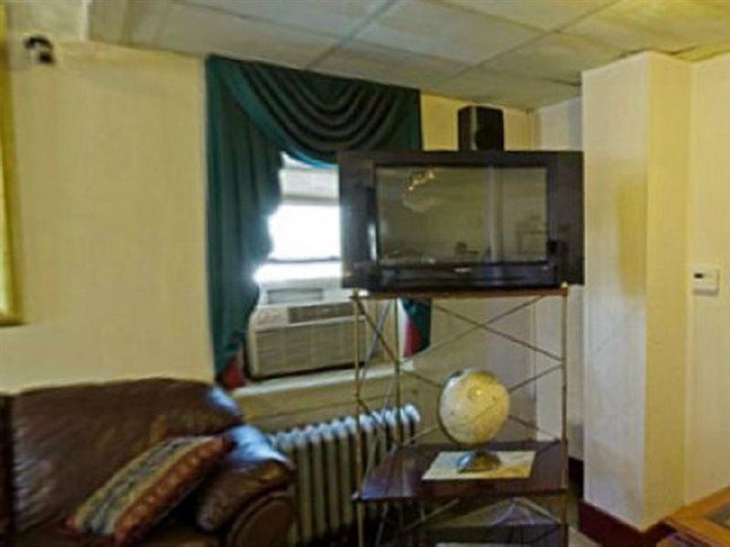 Americas Best Value Inn Dearborn Exteriör bild