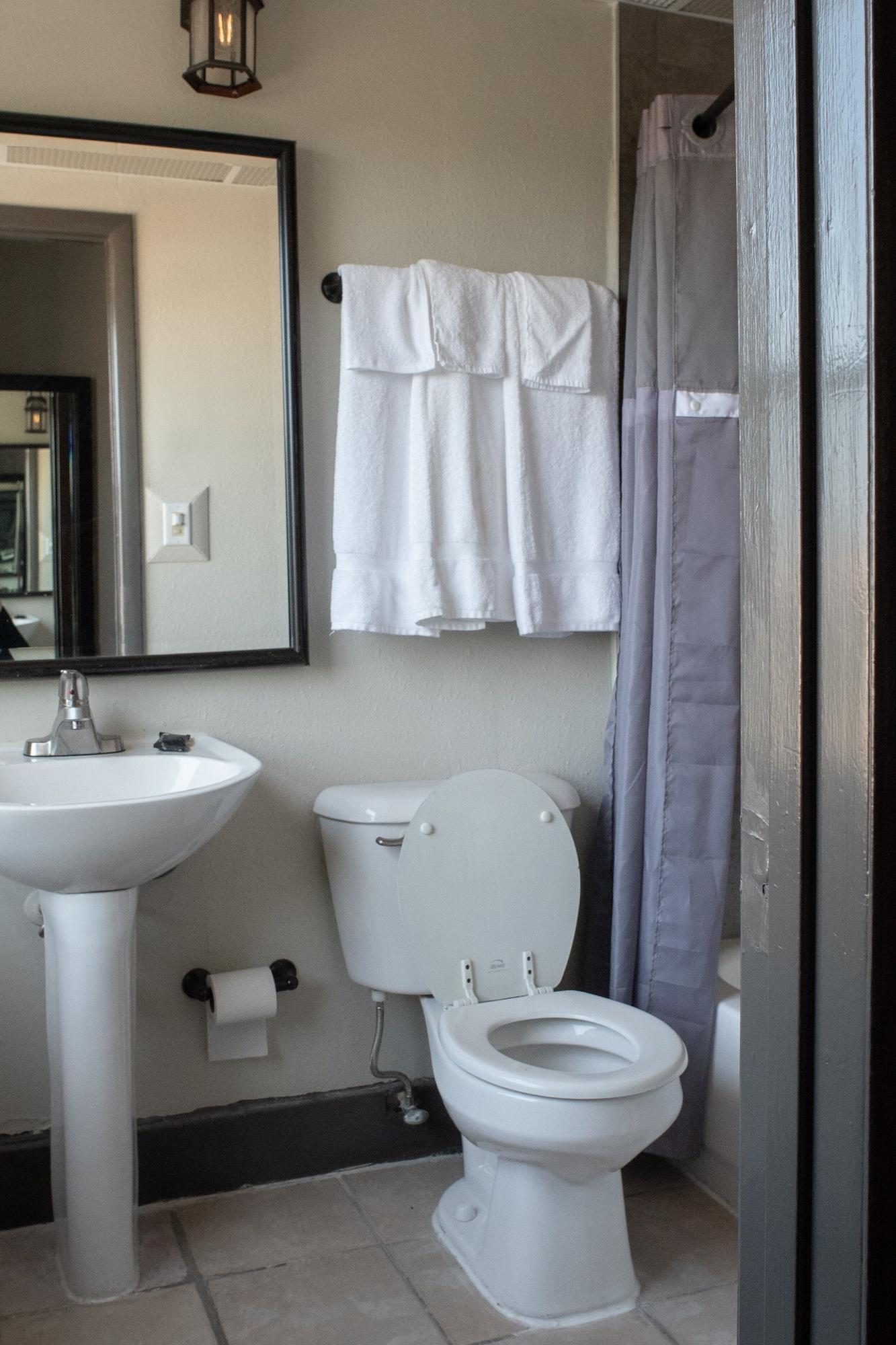 Americas Best Value Inn Dearborn Exteriör bild