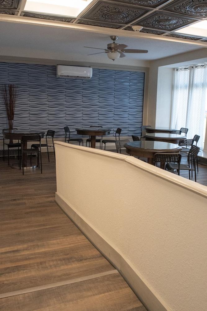 Americas Best Value Inn Dearborn Exteriör bild