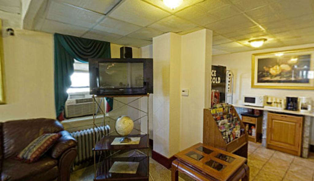 Americas Best Value Inn Dearborn Exteriör bild